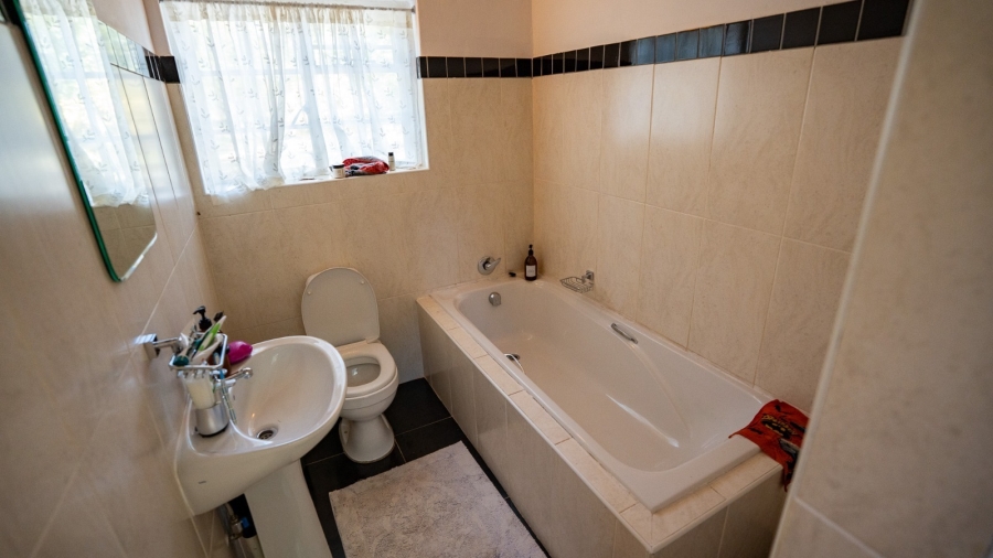 4 Bedroom Property for Sale in Wilkoppies North West